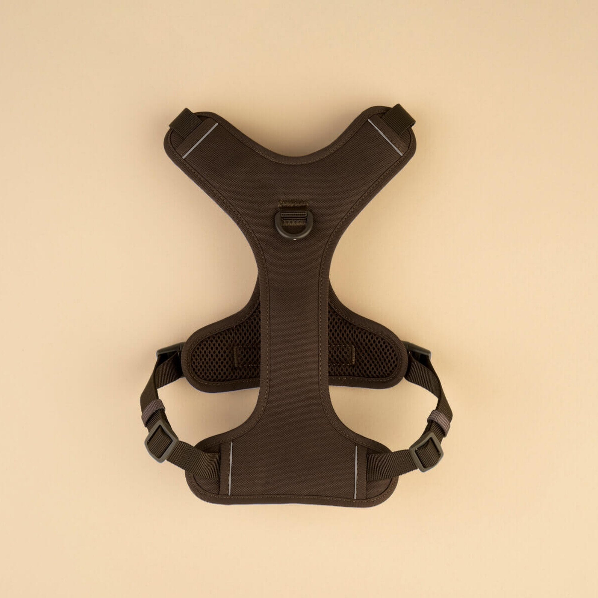 Generelle bilder

Brun hundesele i ergonomisk design for komfortable turer

Brun hundesele med justerbare stropper og solid metallring

Brun hundesele til hund, slitesterk og behagelig i bruk

Brun hundesele sett fra siden, myk polstring og god passform

På hund / i bruk

Hund med brun hundesele på tur i hverdagsmiljø

Liten hund iført brun hundesele med sikker passform

Medium hund med brun hundesele, justert for optimal komfort

Detaljbilder

Detalj av brun hundesele med kraftig spenne og sømmer

Metallri